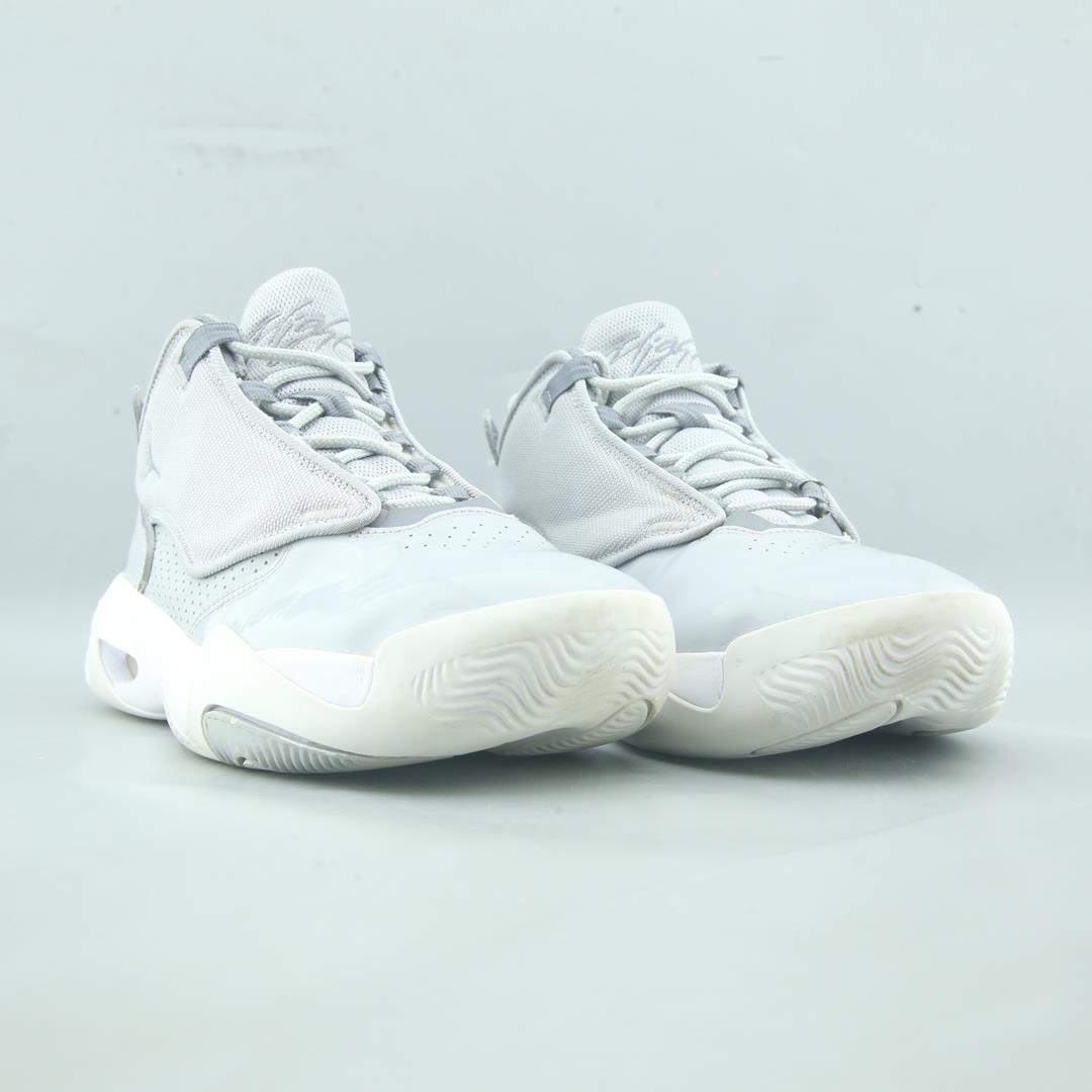 JORDAN MAX AURA 4