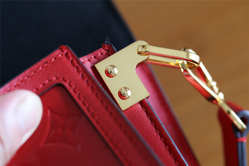 Fan Fashion Lu-Vi bags - 8123