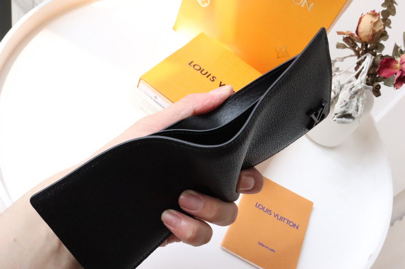 Fan Fashion Lu-Vi bags - 17598