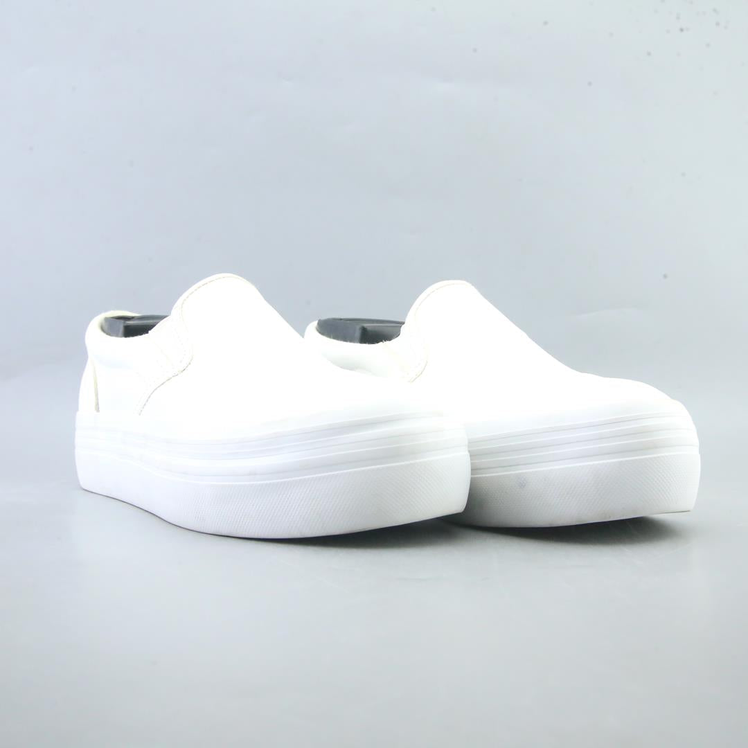 COMFORT WEAR .