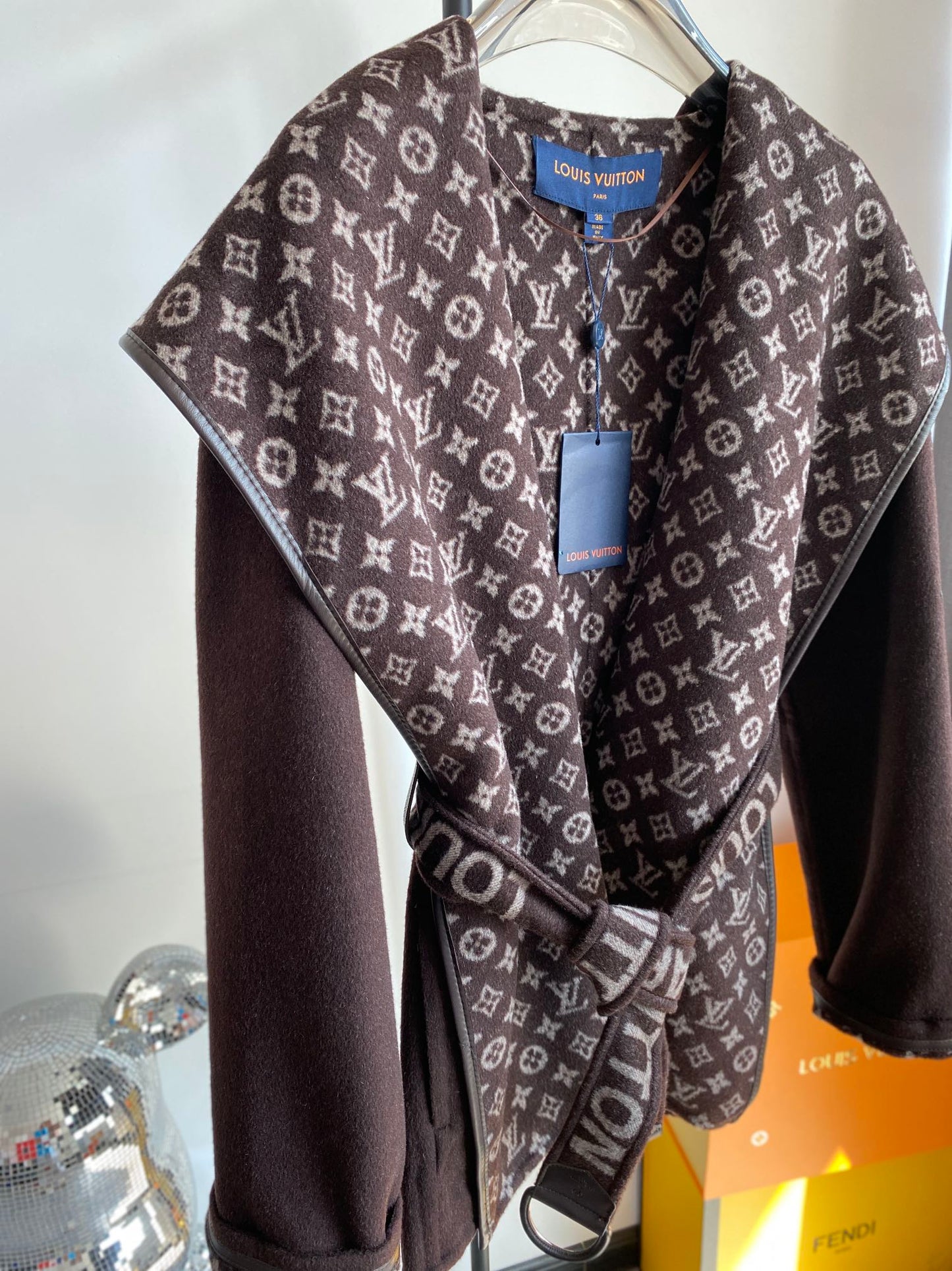 Luxury Louis Vuitton  Wrap Coat 032