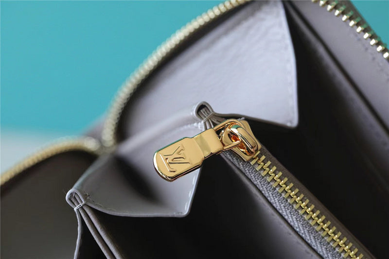 Fan Fashion Lu-Vi bags - 8799