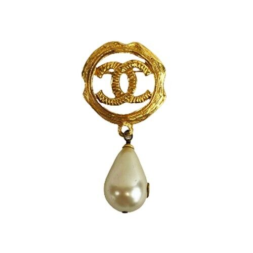 CHANEL -   94A CC Logo Circle / Pearl Drop Textured - Gold Brooch