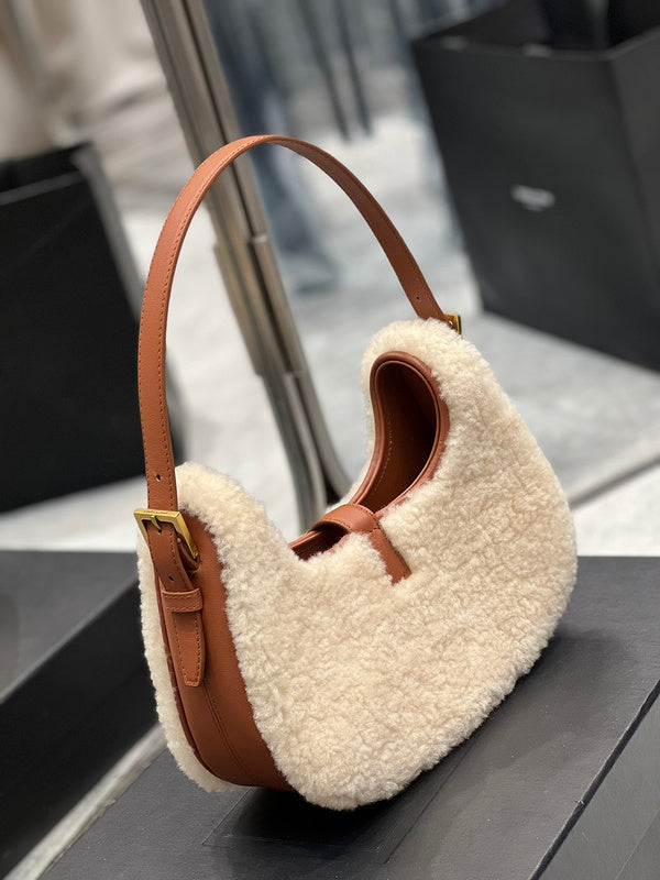 Amelia - YSL Bag - 3914