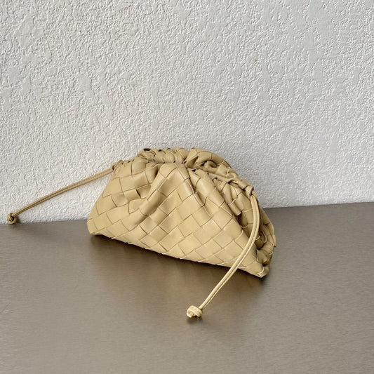BV Mini Pouch Porridge, For Women, Bags 8.6in/22Amelia585852VCPP19776