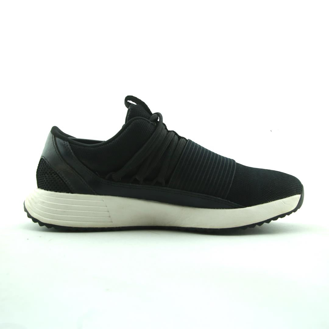 UNDER ARMOUR CHARGED BREATHE LACE TR