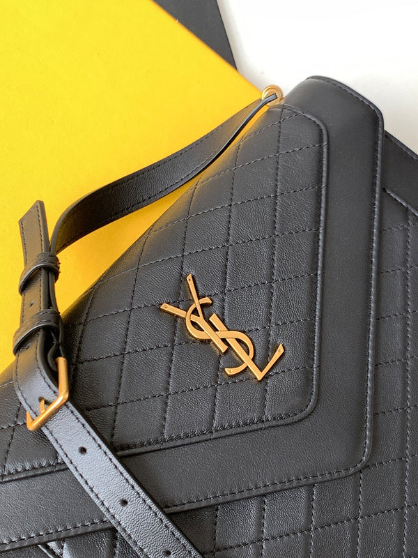 Amelia - YSL Bag - 4172