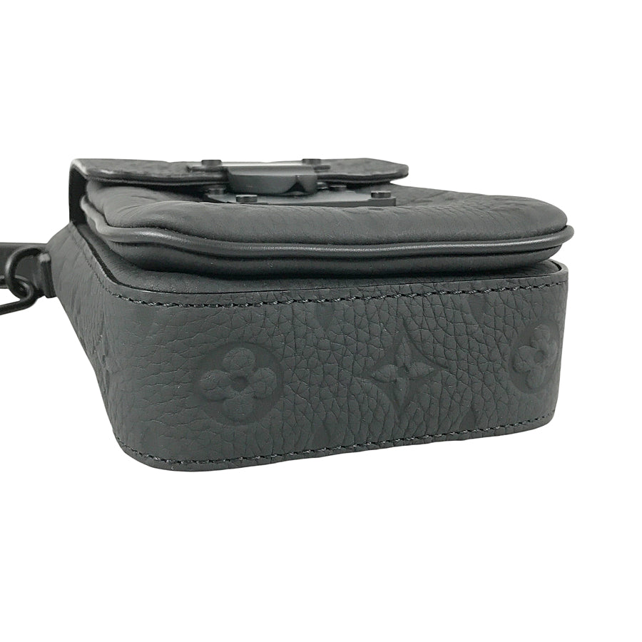 LOUIS VUITTON Taurillon Leather S Lock Vertical Wearable Wallet M81524 Shoulder bag