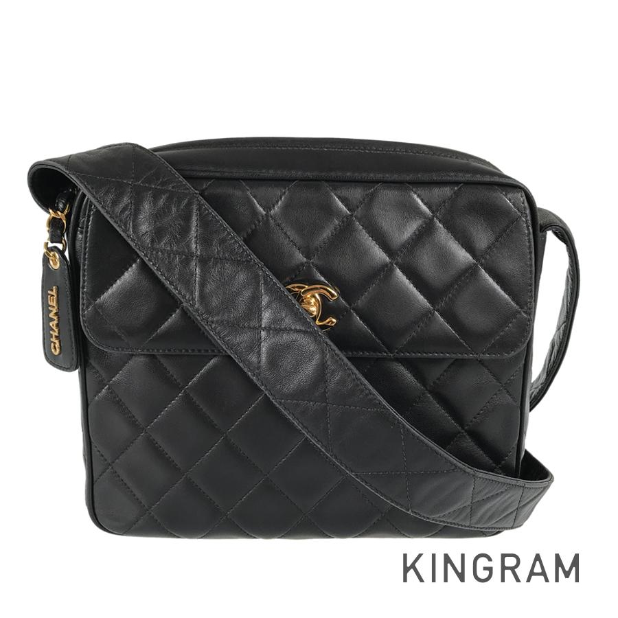 CHANEL Matelasse Shoulder bag