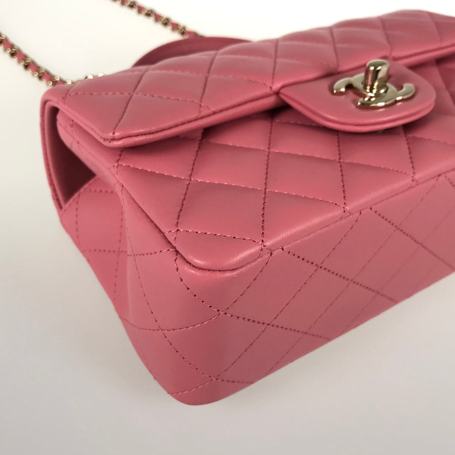 CHANEL Mini Matrasse 20 Shoulder bag