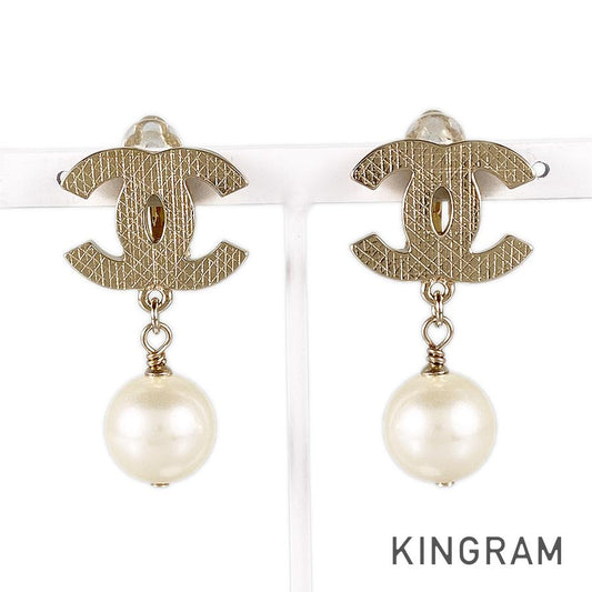 CHANEL Earring