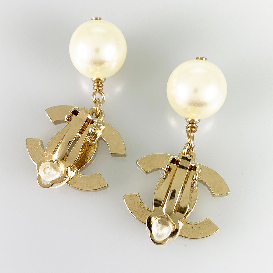 CHANEL Earring