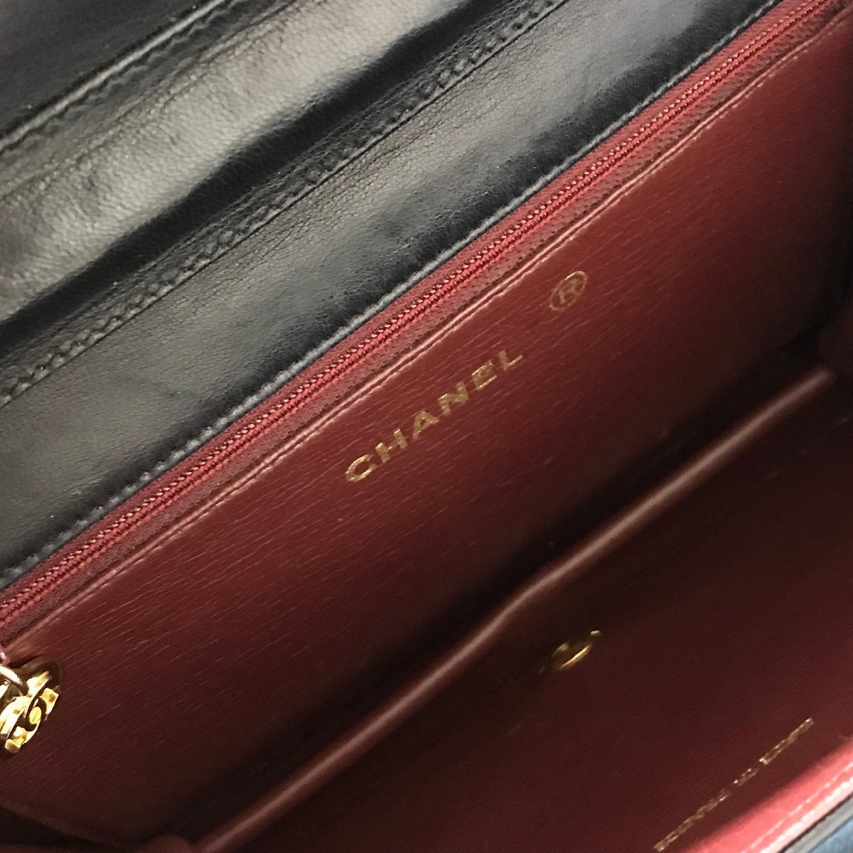 Chanel Matelasse Lambskin Shoulder Bag Black