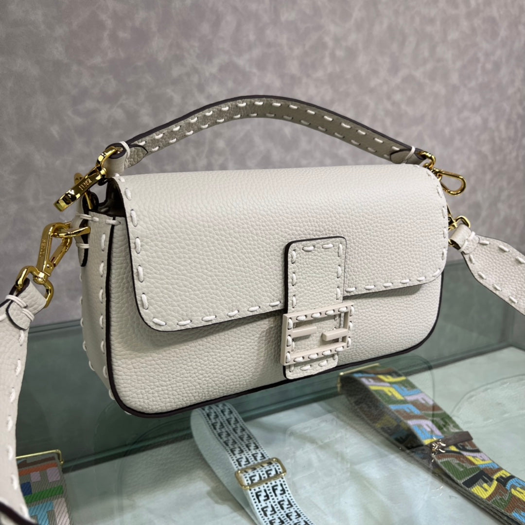 Amelia-  FND BAGS  - 302