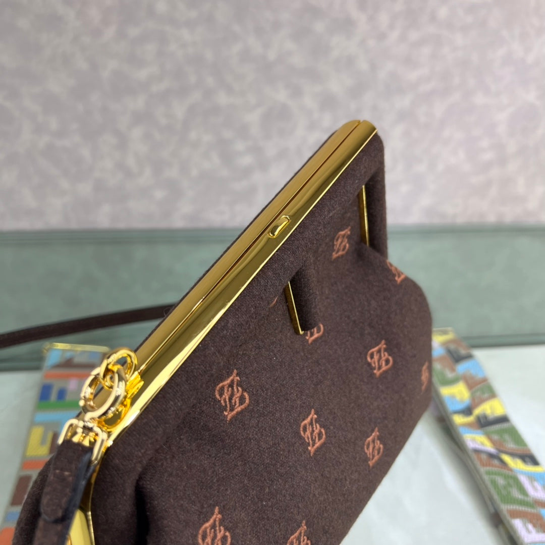 Amelia-  FND BAGS  - 300