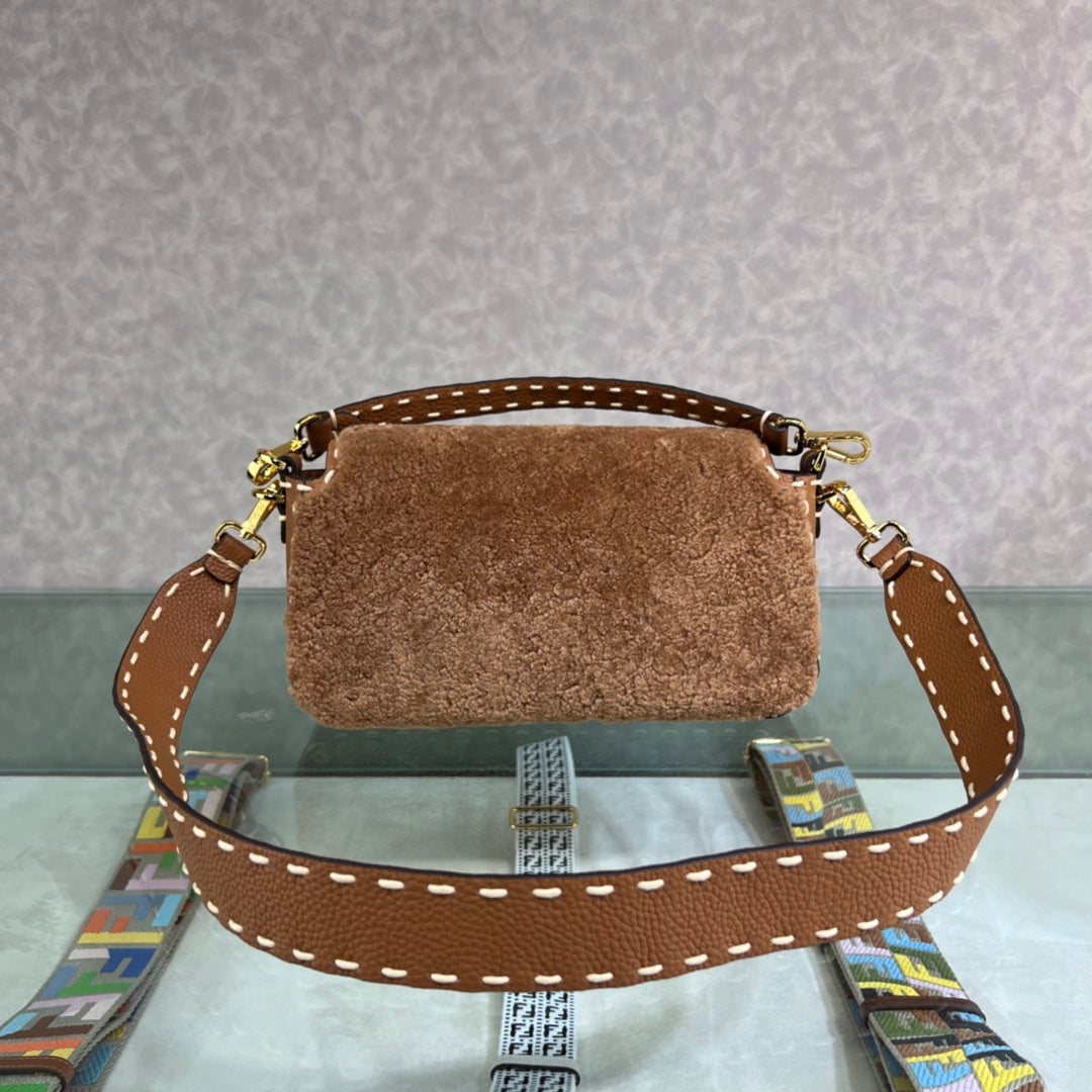 Amelia-  FND BAGS  - 270