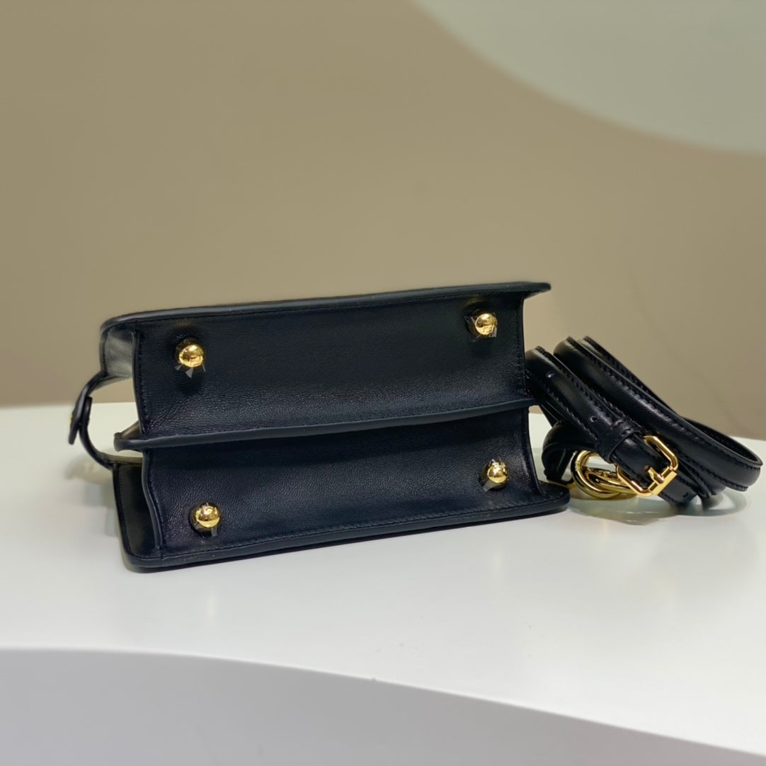 Amelia-  FND BAGS  - 208
