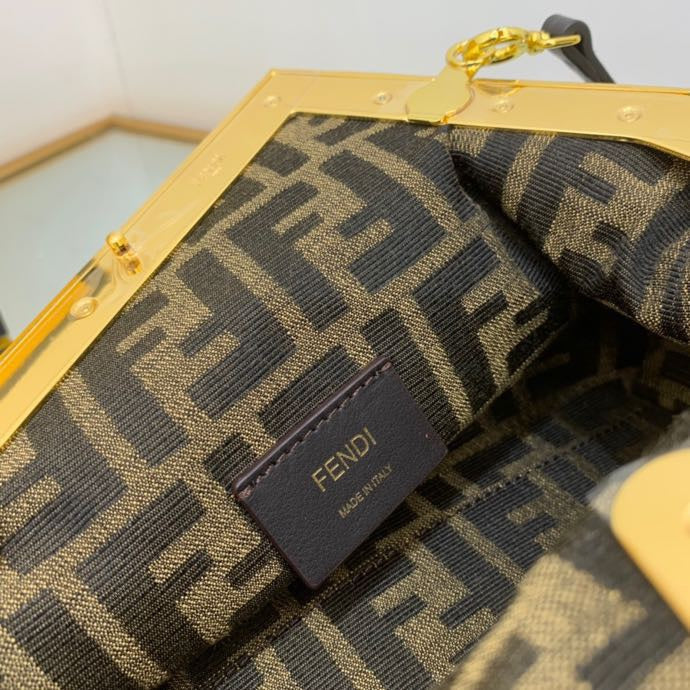 Amelia-  FND BAGS  - 220