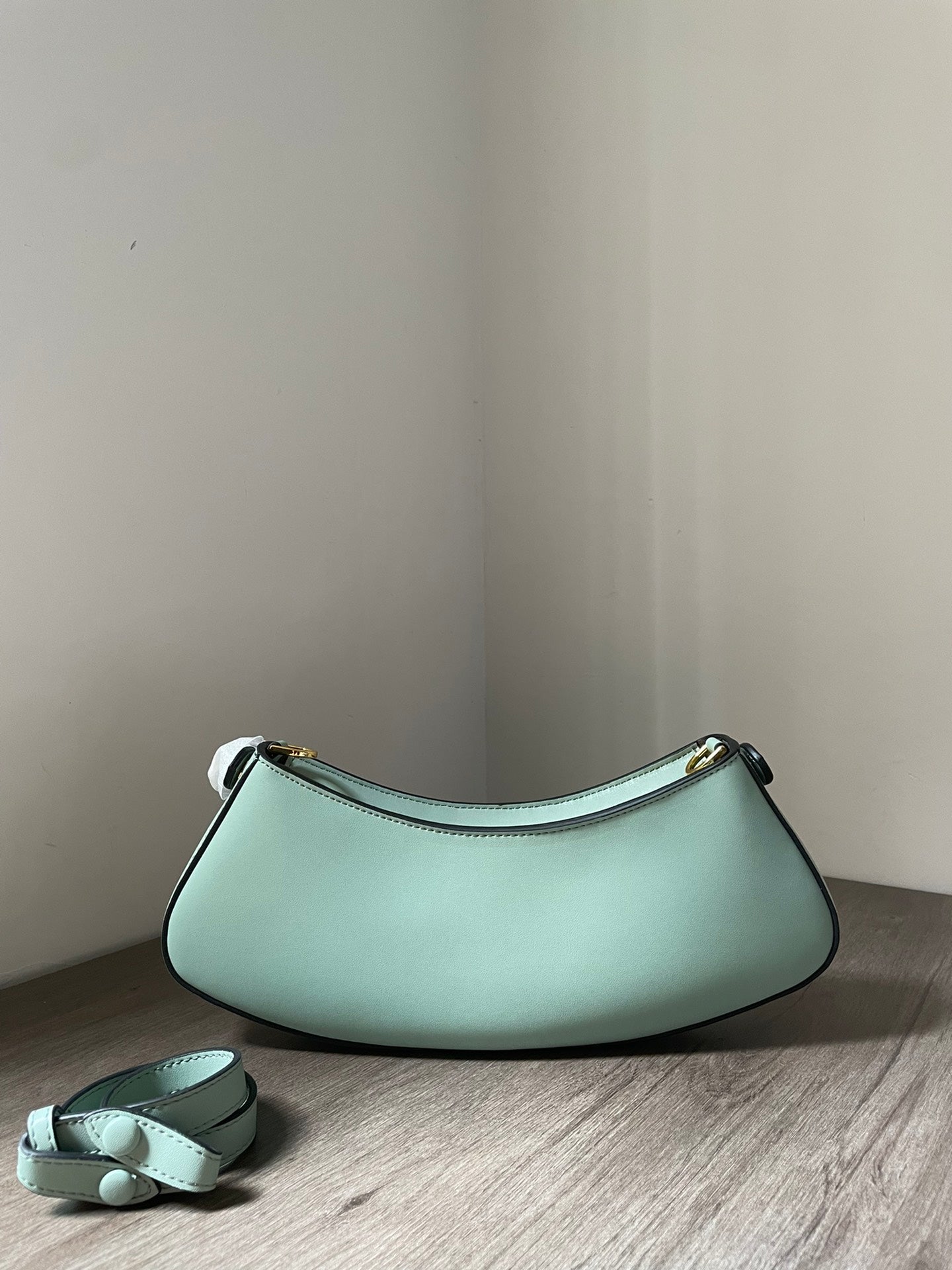Amelia-  FND BAGS  - 188