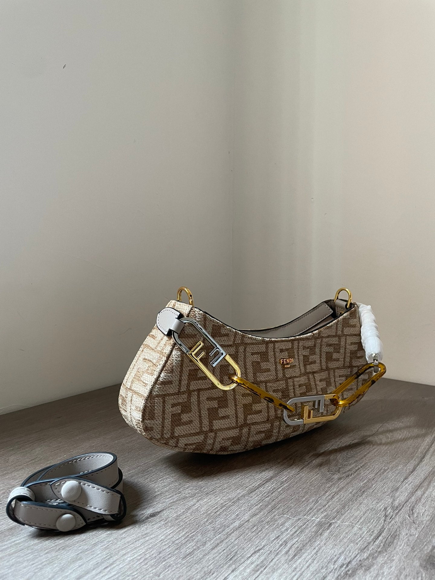 Amelia-  FND BAGS  - 189
