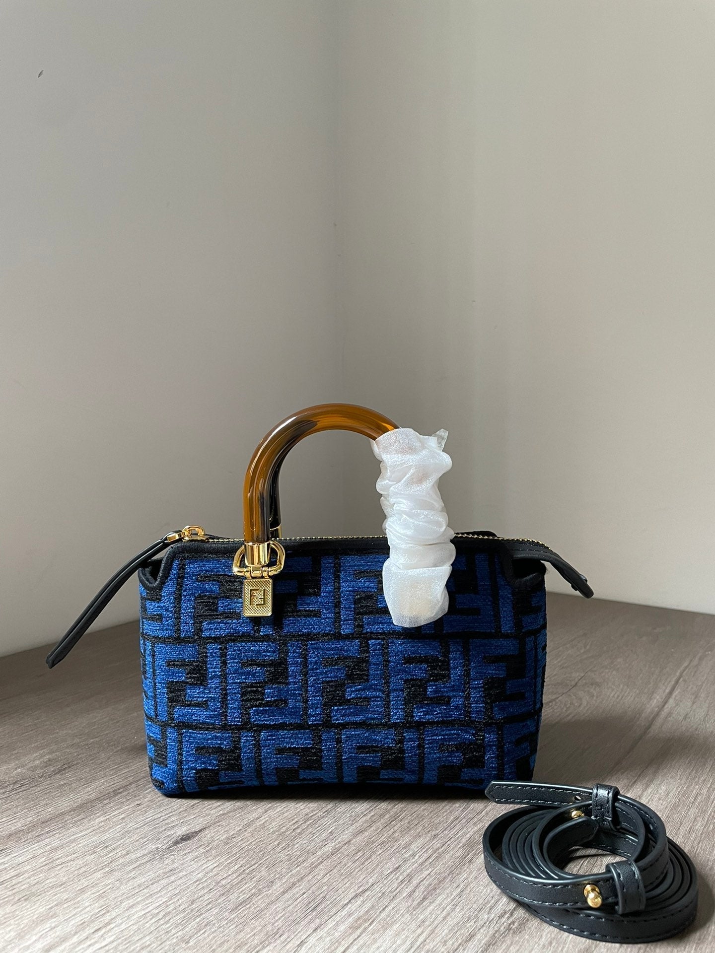 Amelia-  FND BAGS  - 103