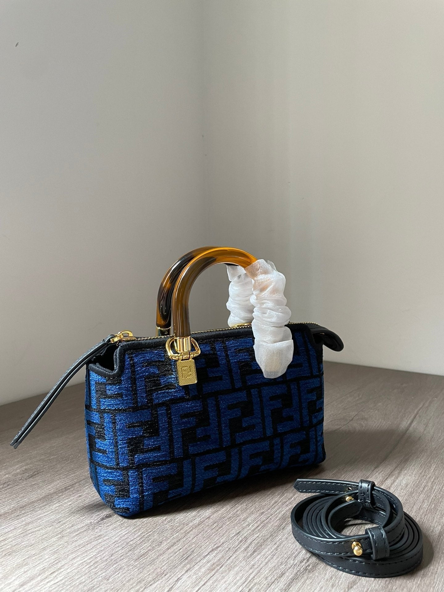 Amelia-  FND BAGS  - 103