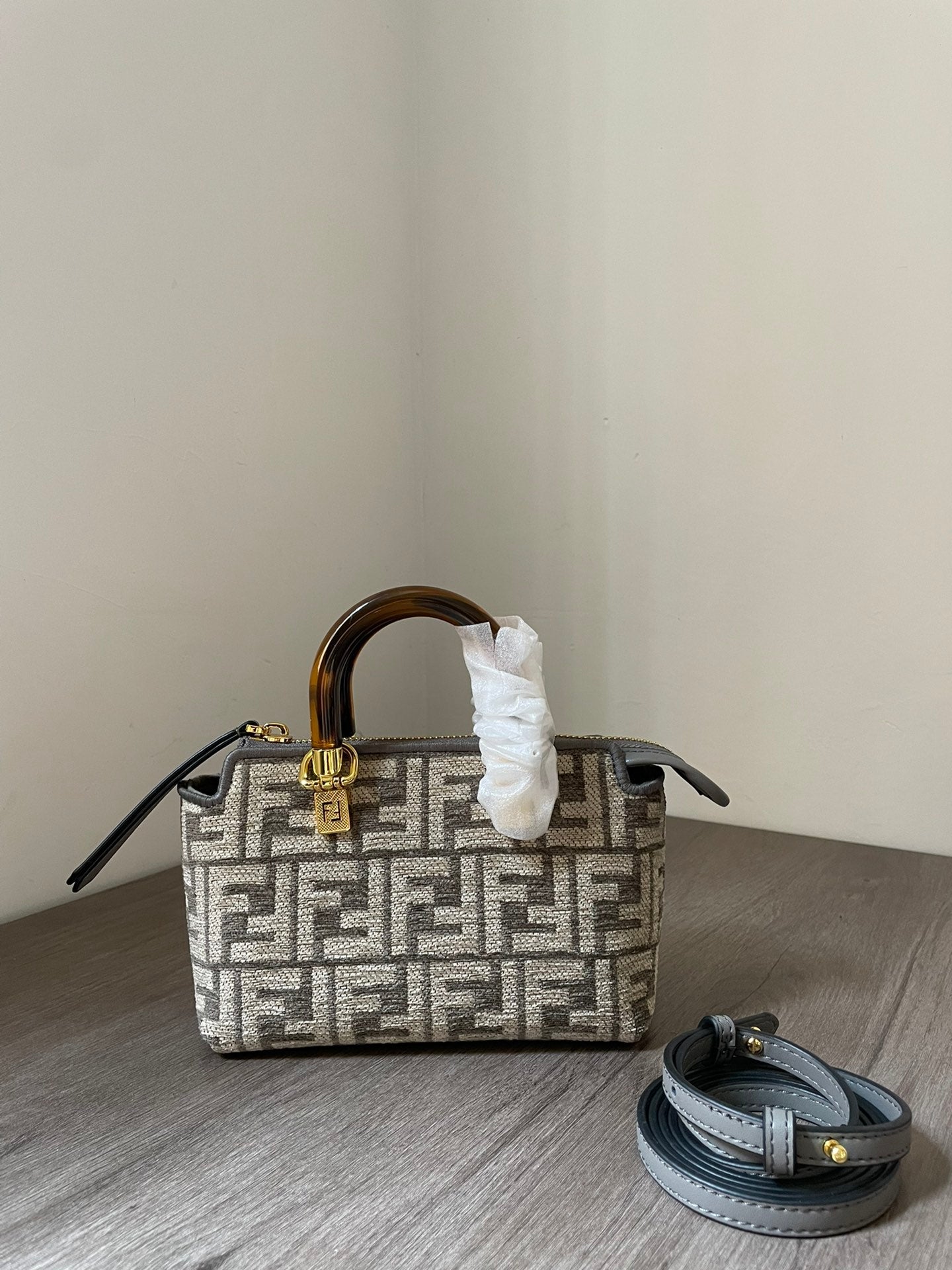 Amelia-  FND BAGS  - 100