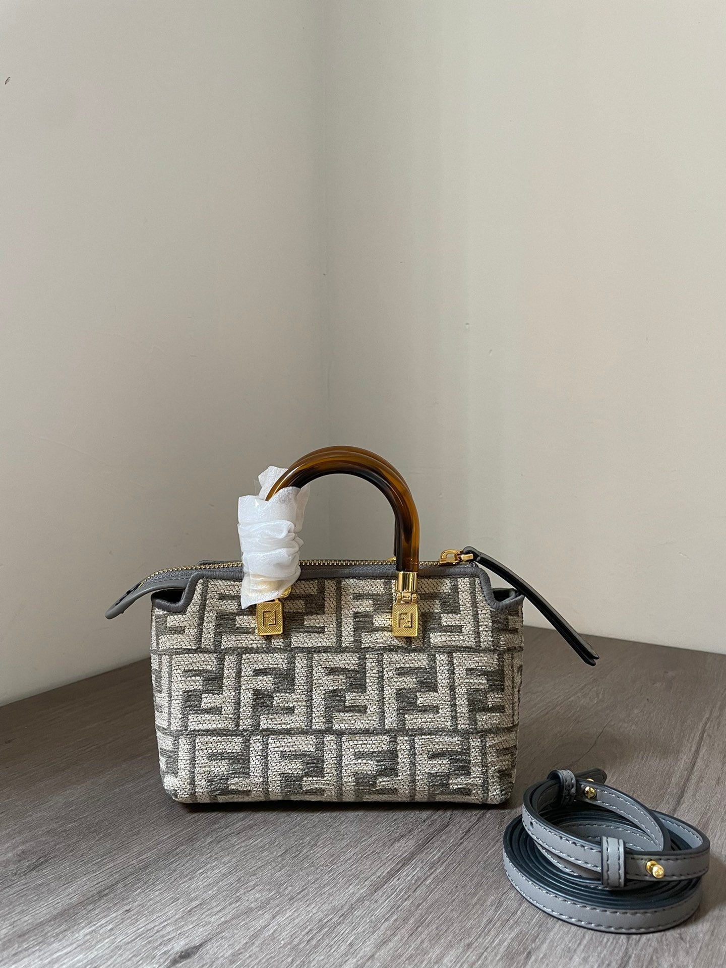 Amelia-  FND BAGS  - 100