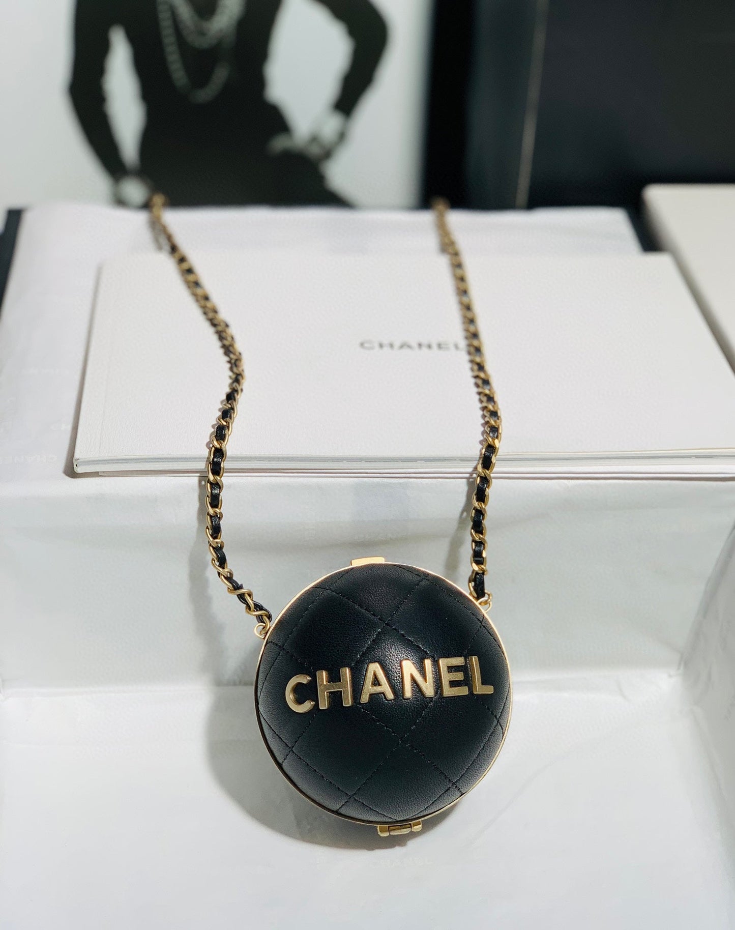 Chanel - Luxury Bag - CHL - 636