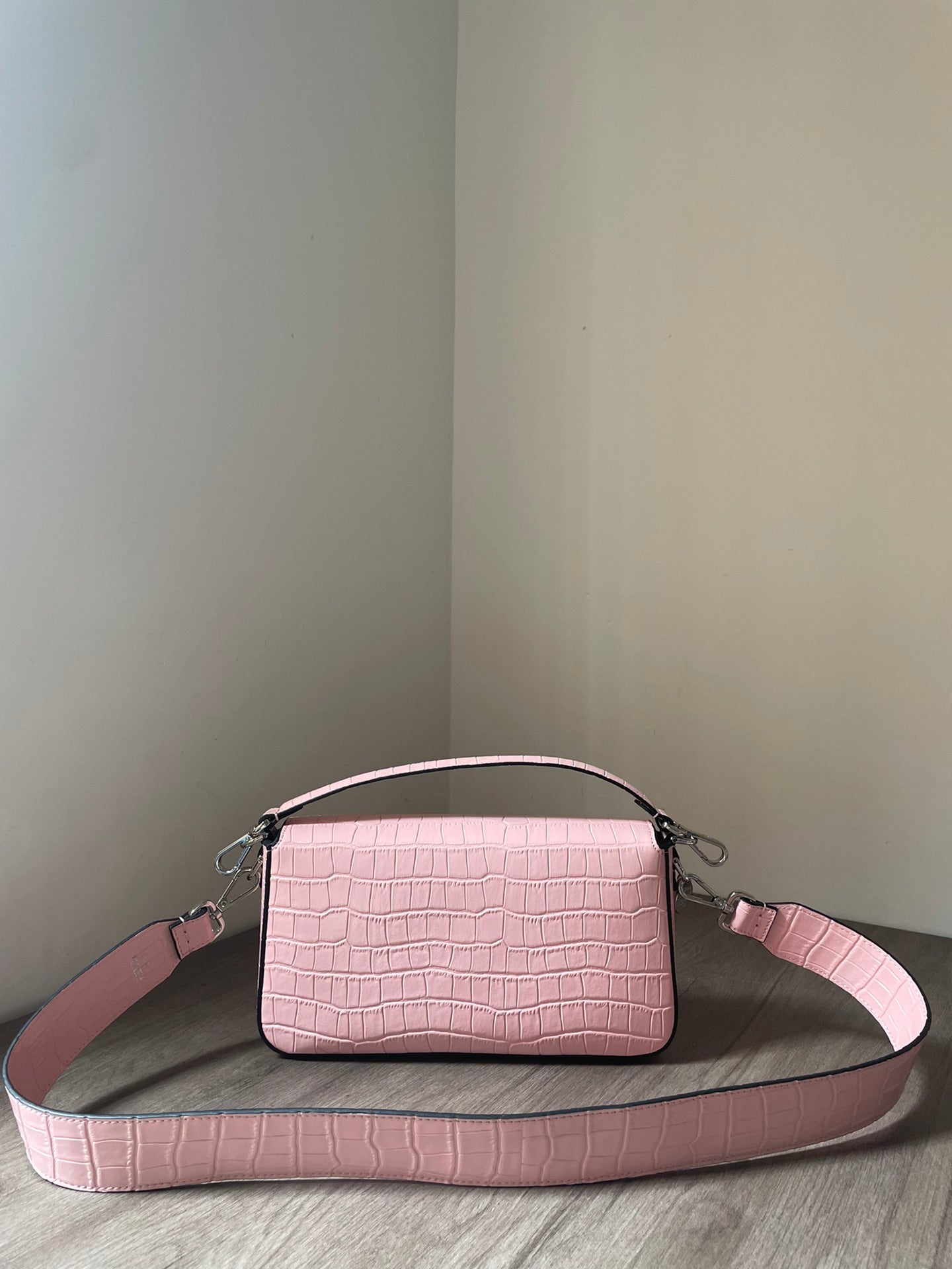 Amelia-  FND BAGS  - 037