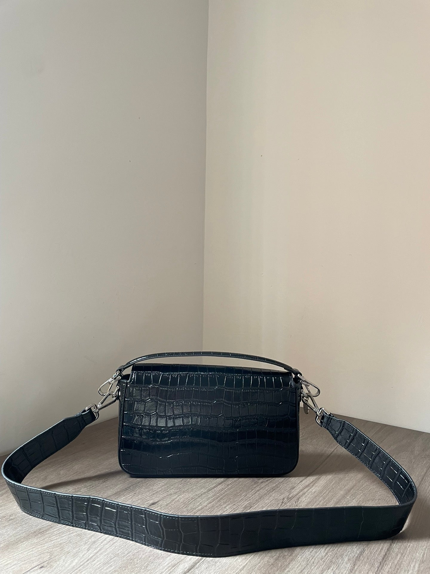 Amelia-  FND BAGS  - 039