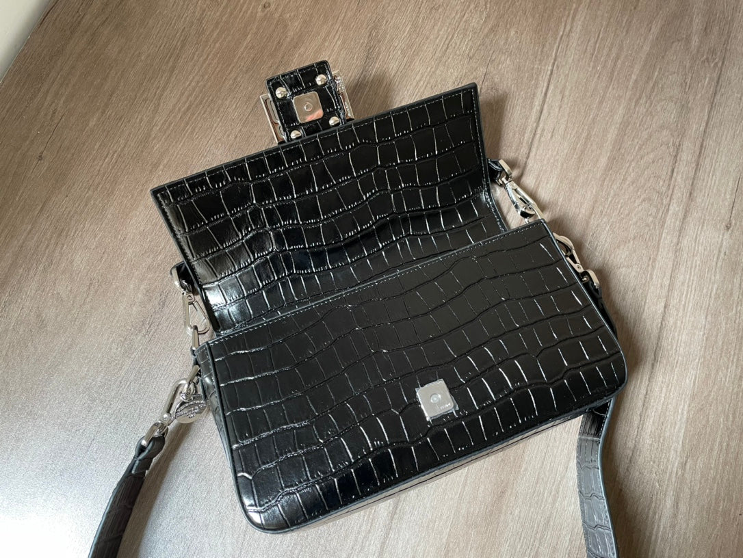 Amelia-  FND BAGS  - 039