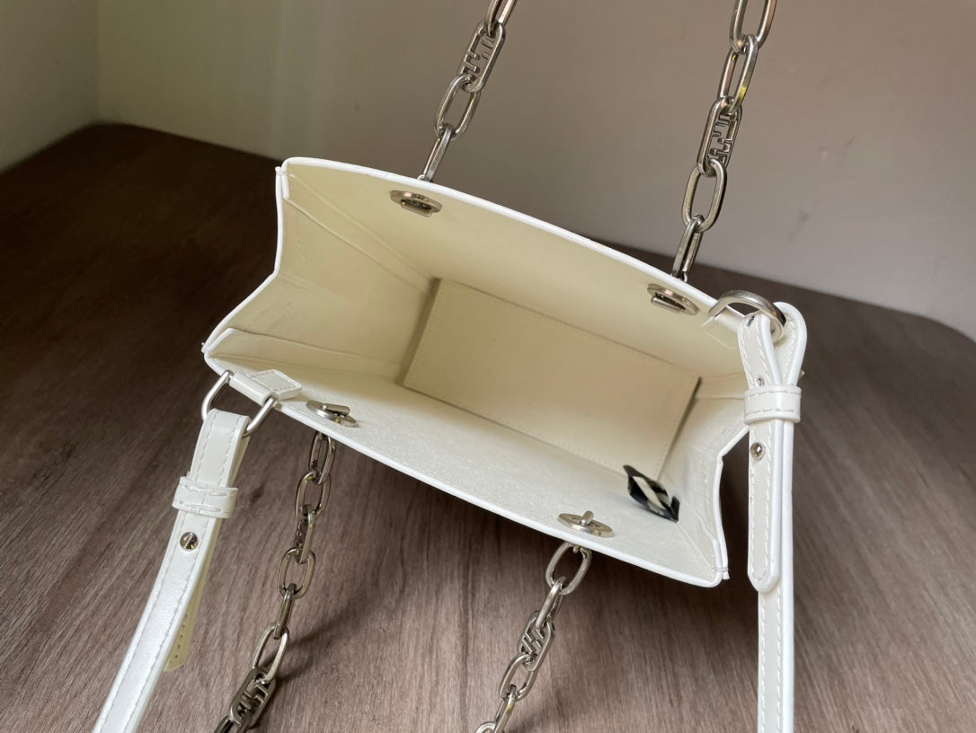 Amelia-  FND BAGS  - 033