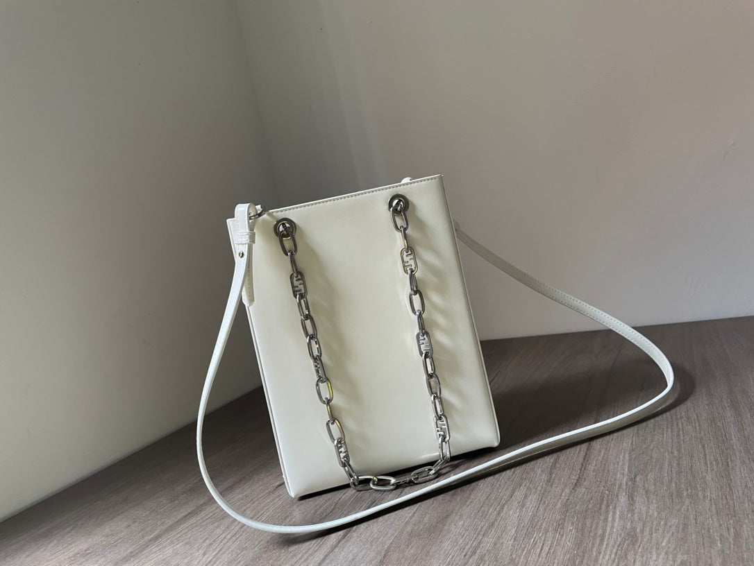 Amelia-  FND BAGS  - 033