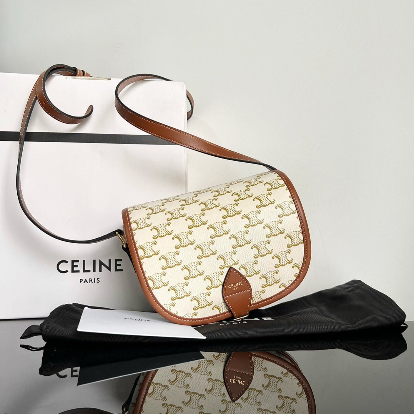 MONOGRAM SADDLE BAG 18 FABRIC WHITE Amelia