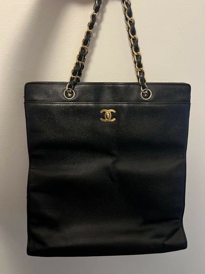 Chanel CC Chain Tote, in Caviar Leather in Black with Gold-Suff d Alloy Hardware