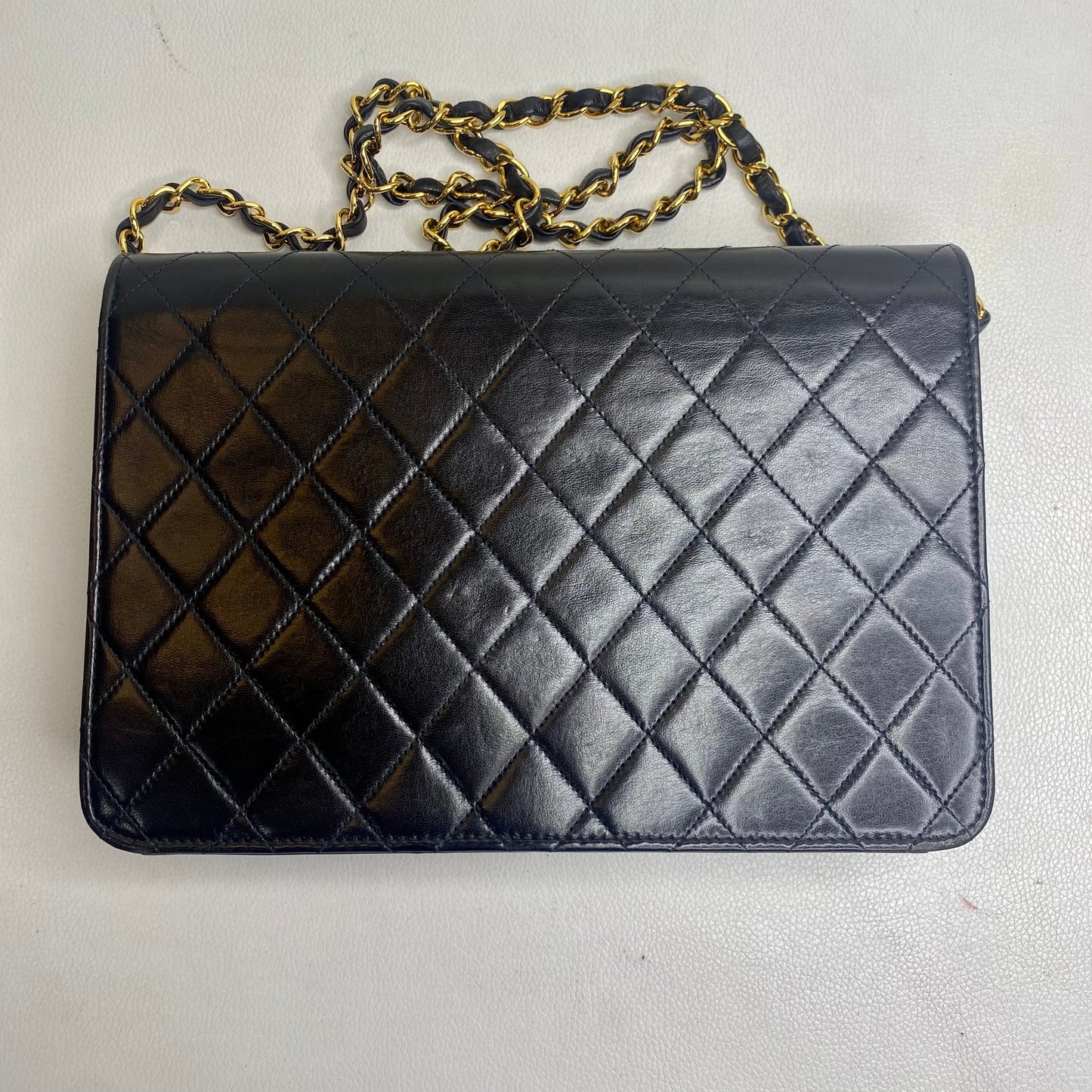CHANEL   Black Quilted Lambskin Leather Medium Single Chain Flap Bag in NEW CONDITION