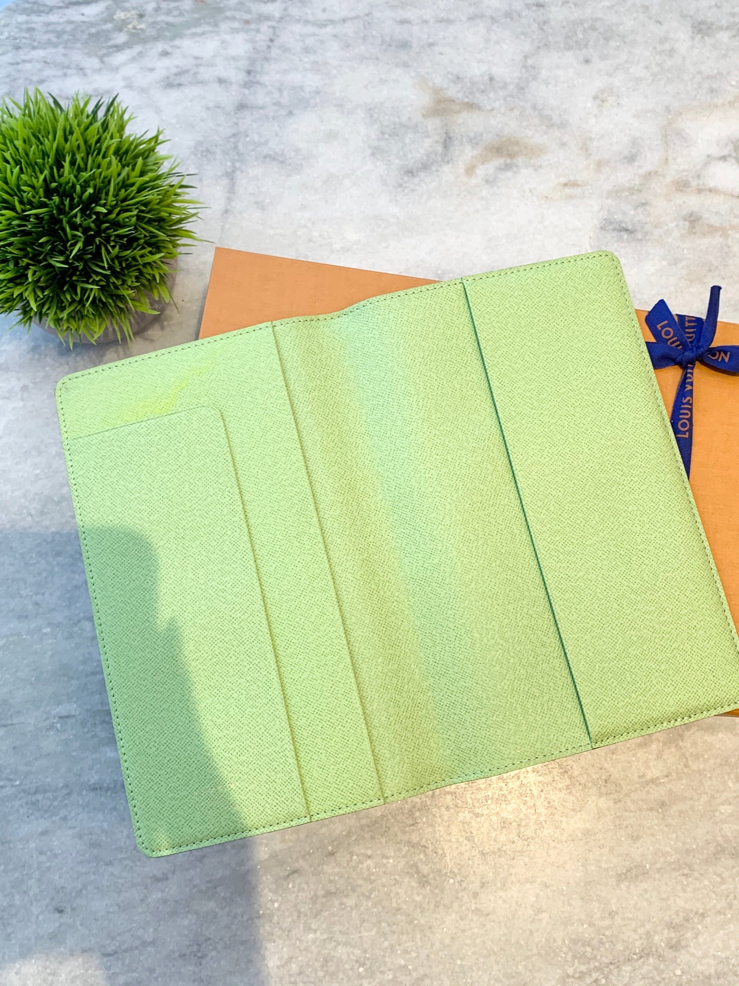 LOUIS VUITTON Monogram Villes D'europe City Guide Notebook Cover