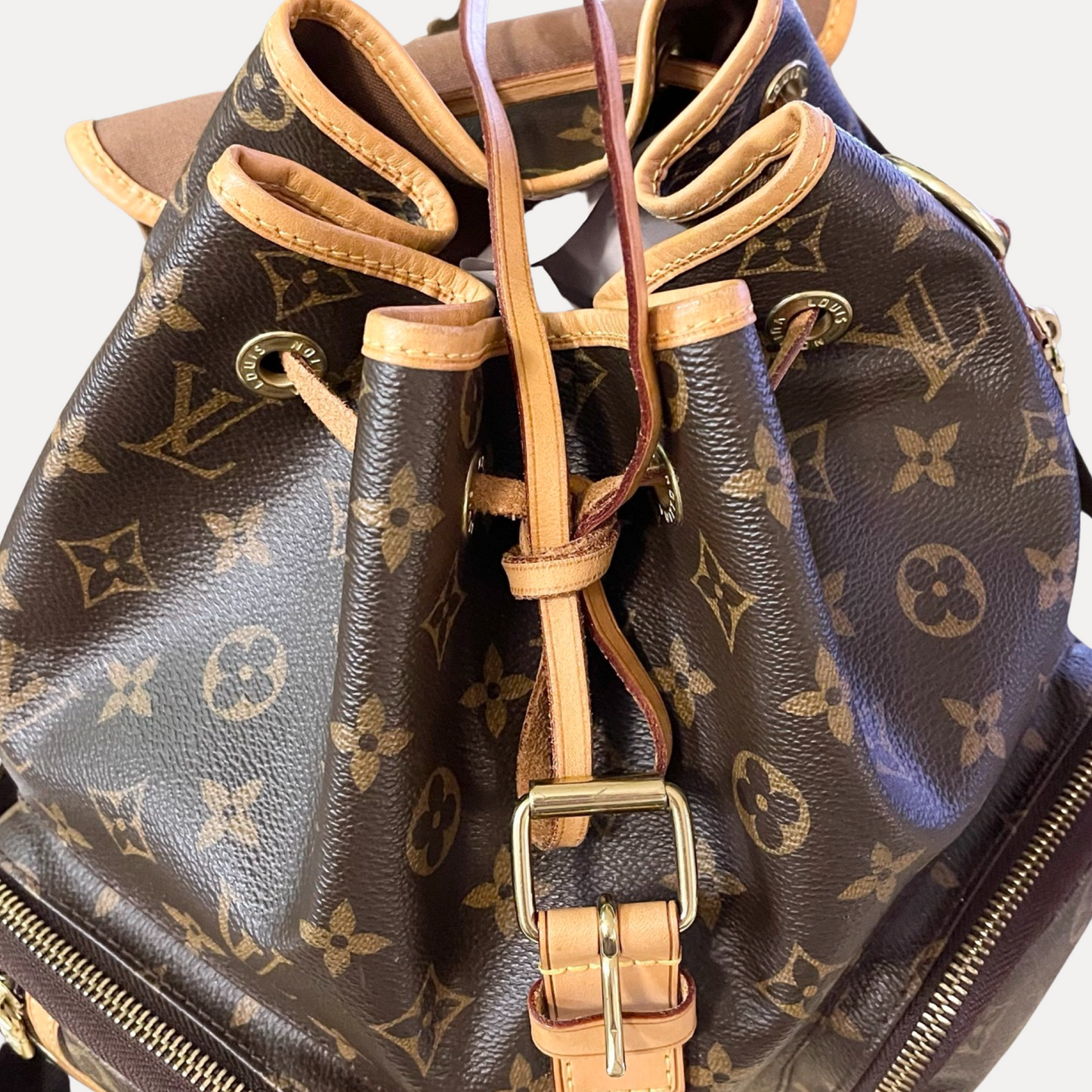 [ ] LOUIS VUITTON Monogram Bosphore Backpack