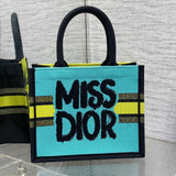 BOOK TOTE 26 IN COLORFUL CANVAS 226512 Amelia