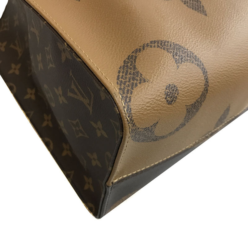 Louis Vuitton Monogram Giant On The Go MM Shoulder Bag