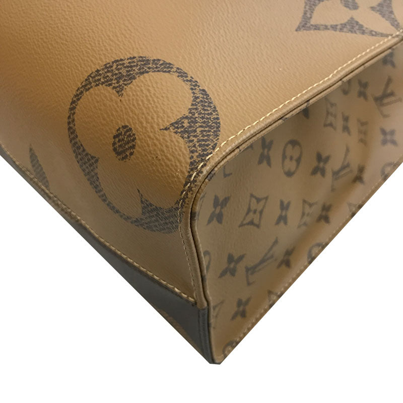 Louis Vuitton Monogram Giant On The Go MM Shoulder Bag