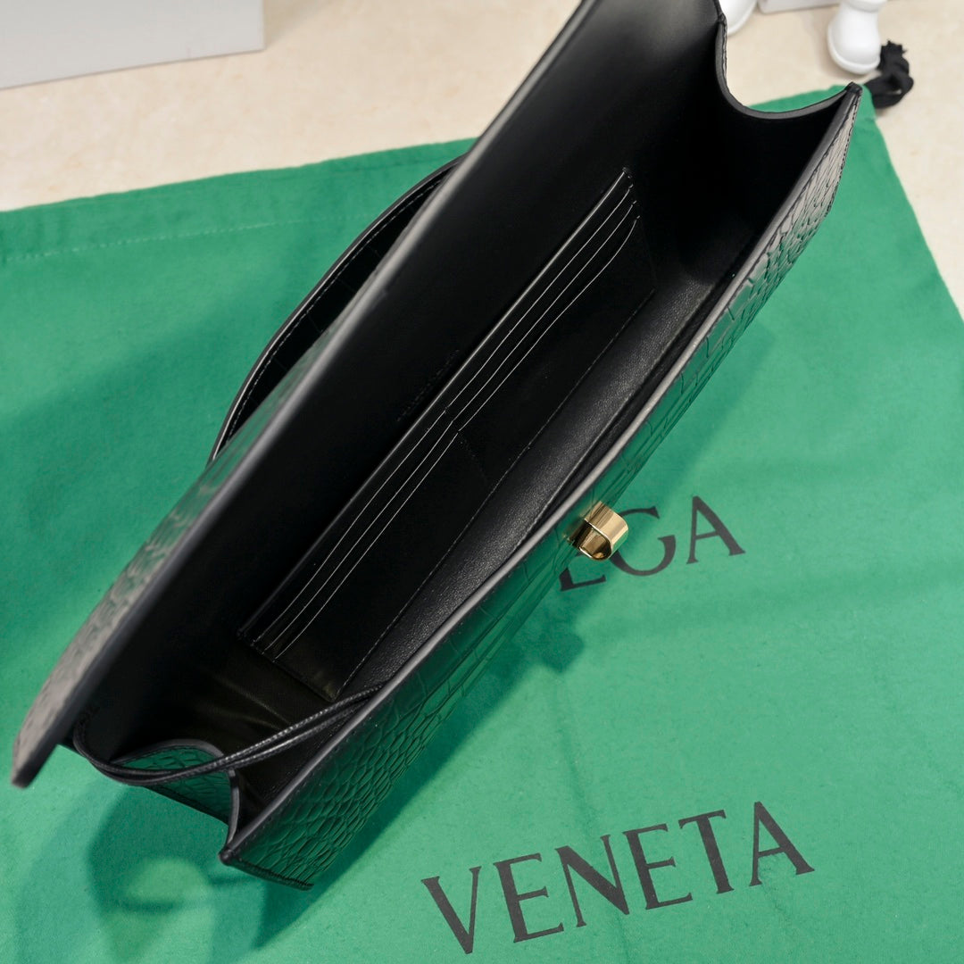 Amelia Long Clutch Andiamo 31 Black Crocodile Calfskin Ghw