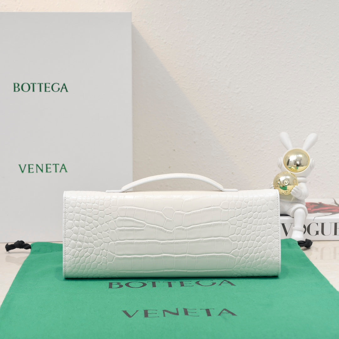 Amelia Long Clutch Andiamo 31 White Crocodile Calfskin Ghw