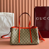 GUCCI 25S EMBLEM MEDIUM BAG 30 IN BEIGE AND BLACK CALFSKIN Amelia Amelia