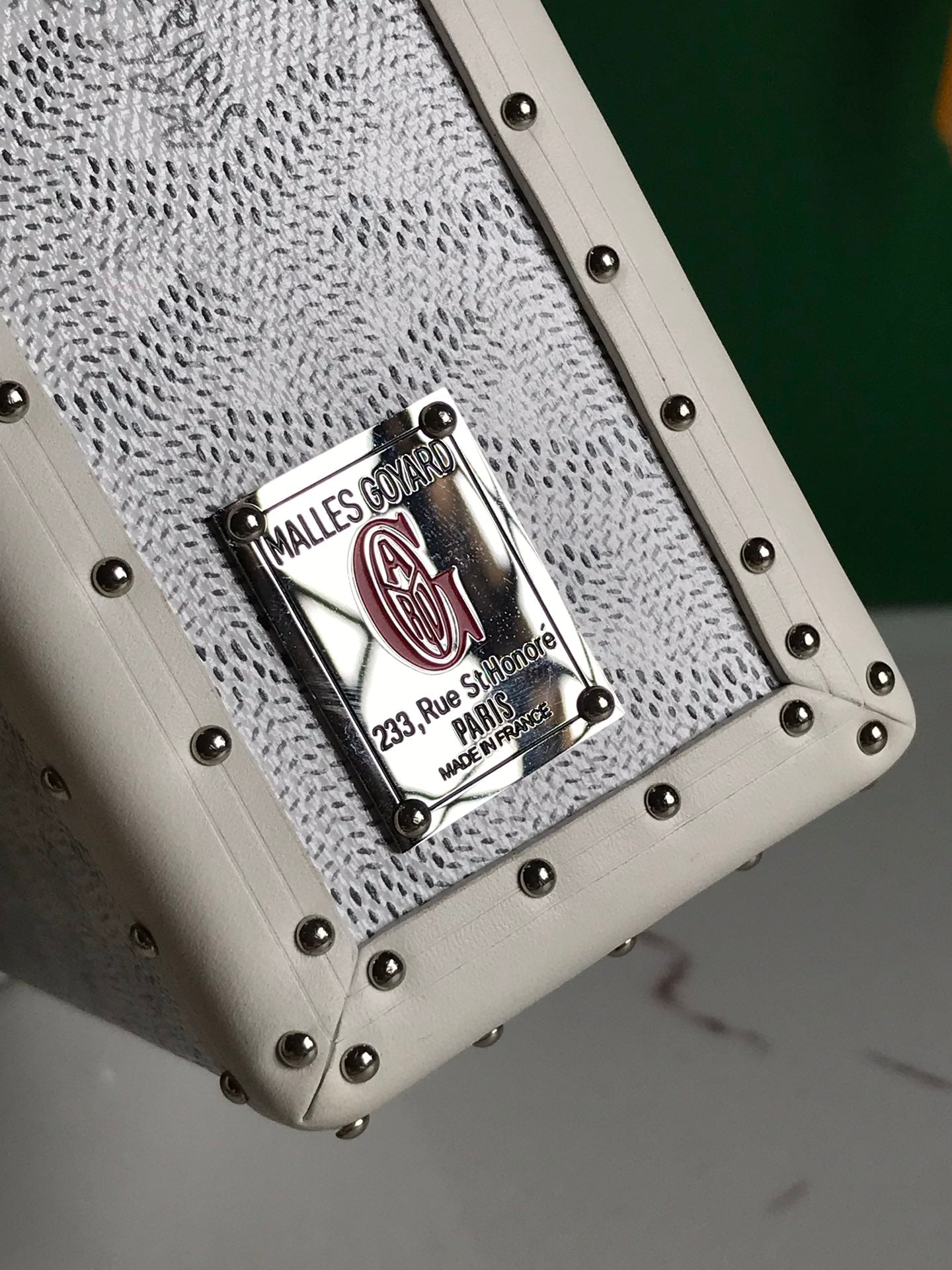 CASSETTE TRUNK BAG 21 IN WHITE GOYARDINE CANVAS & CLAMECY COWHIDE Amelia Amelia