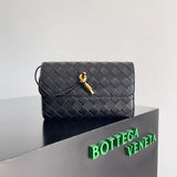 ANDIAMO BAG 19 IN BLACK CALFSKIN Amelia
