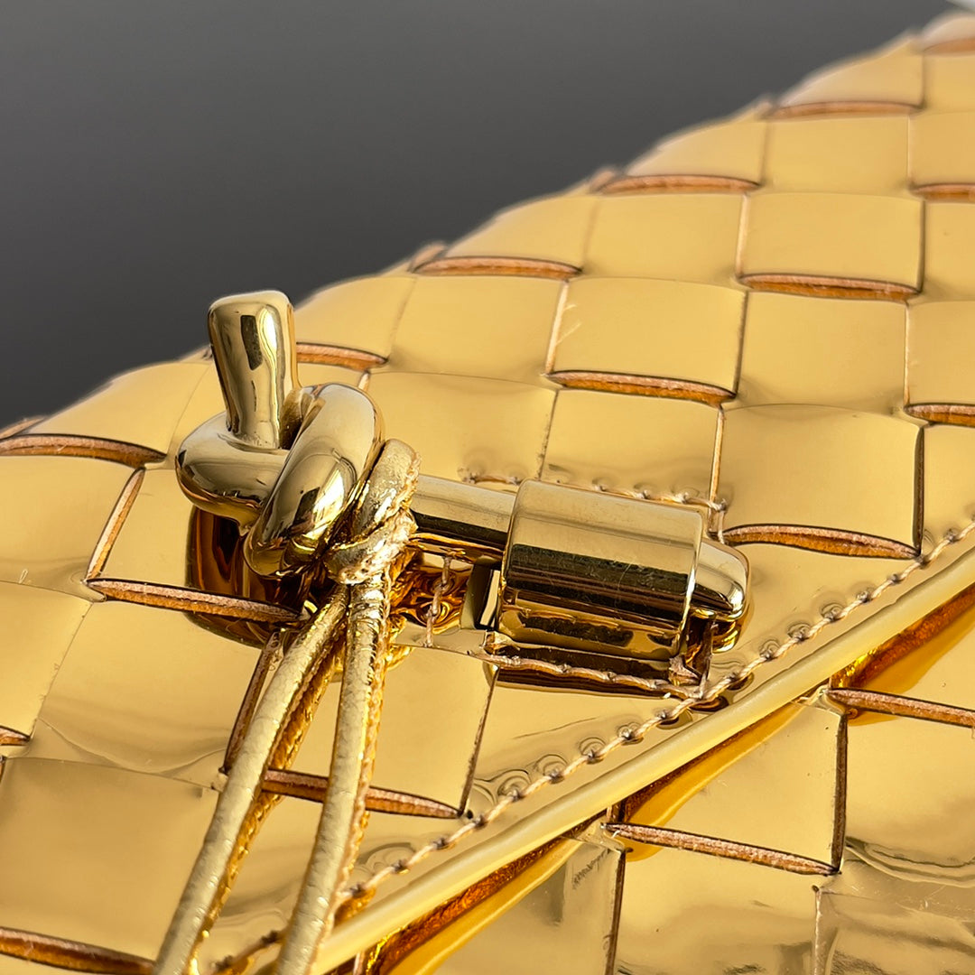 ANDIAMO BAG 19 IN GOLDEN CALFSKIN Amelia Amelia