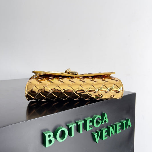 ANDIAMO BAG 19 IN GOLDEN CALFSKIN Amelia
