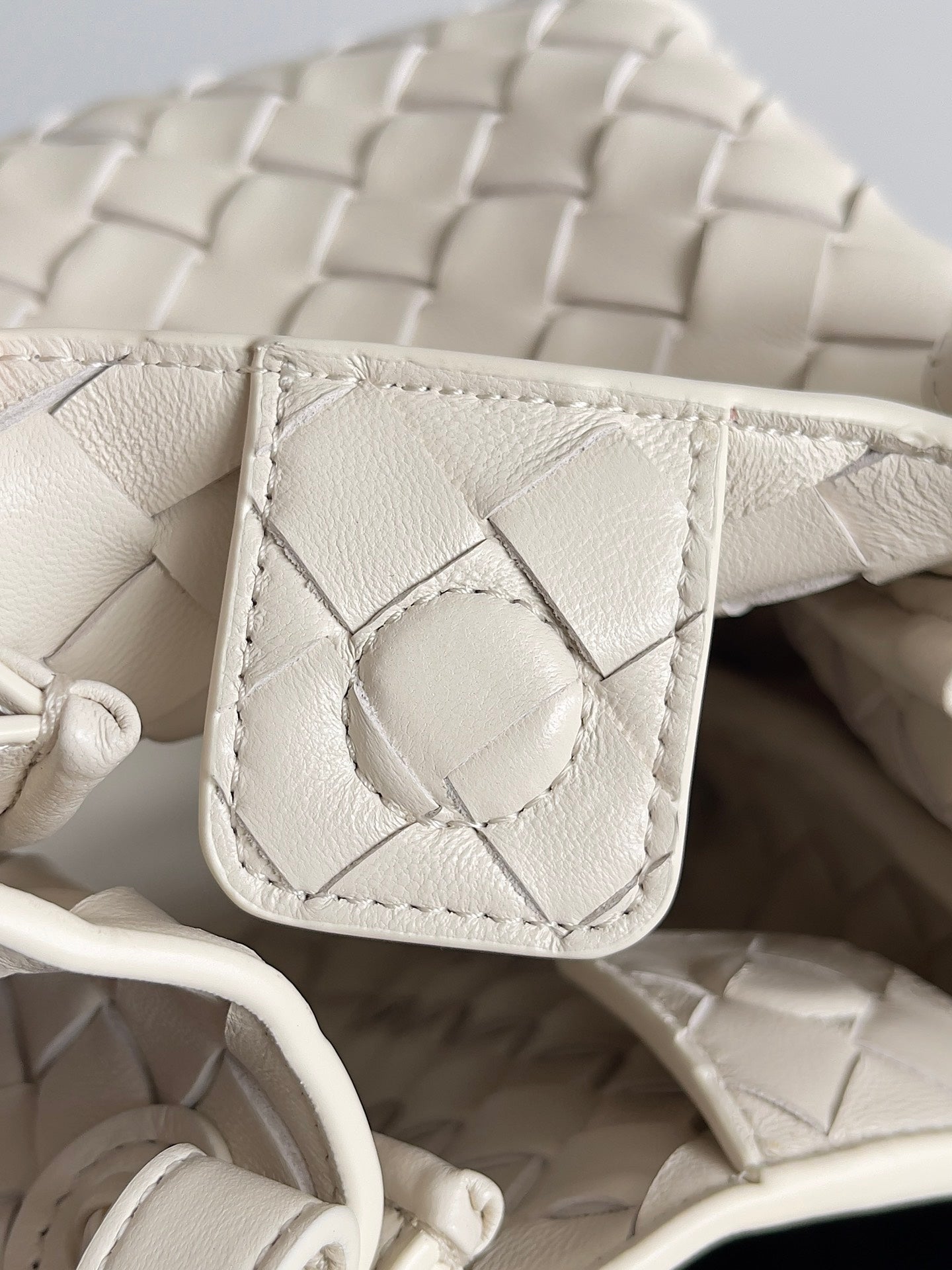 Amelia Small Parachute 21 Sea Salt Lambskin Ghw